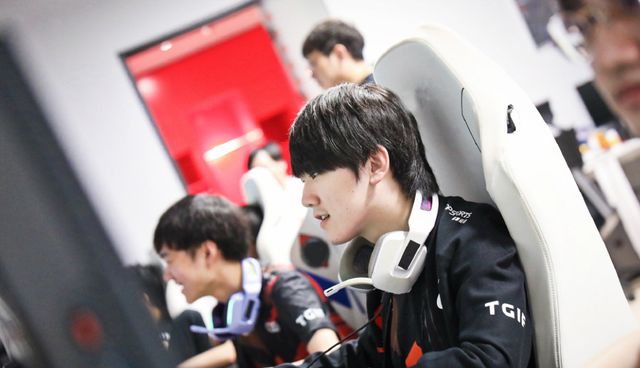 她以惊人的 她以惊人的