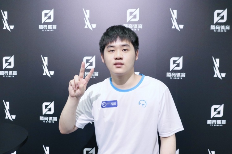 动向和赛场 动向和赛场