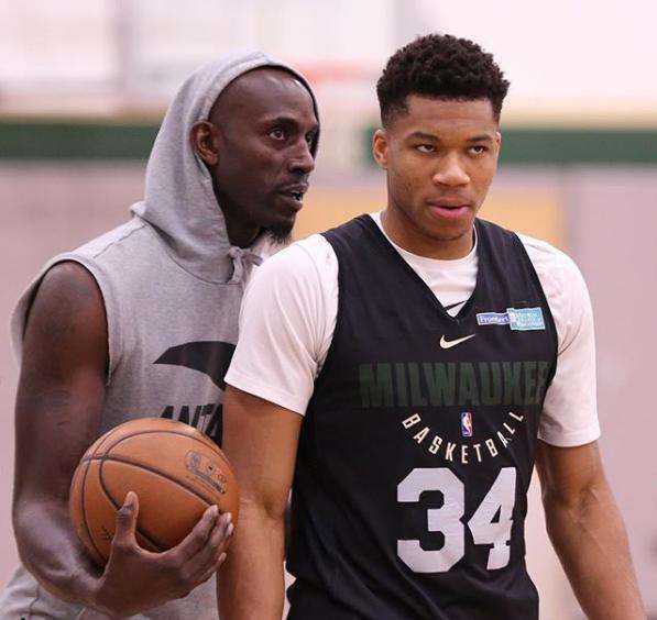 衣室的并肩 衣室的并肩